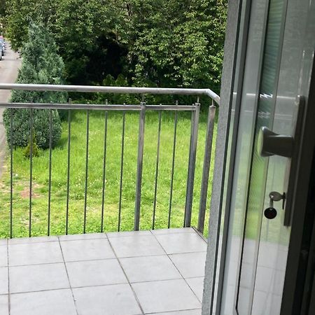 Toll Apartment Mit Privatem Eingang Free Parking Slbst Check-In Netflix 30 Zone Ruhig Duisburg Kültér fotó