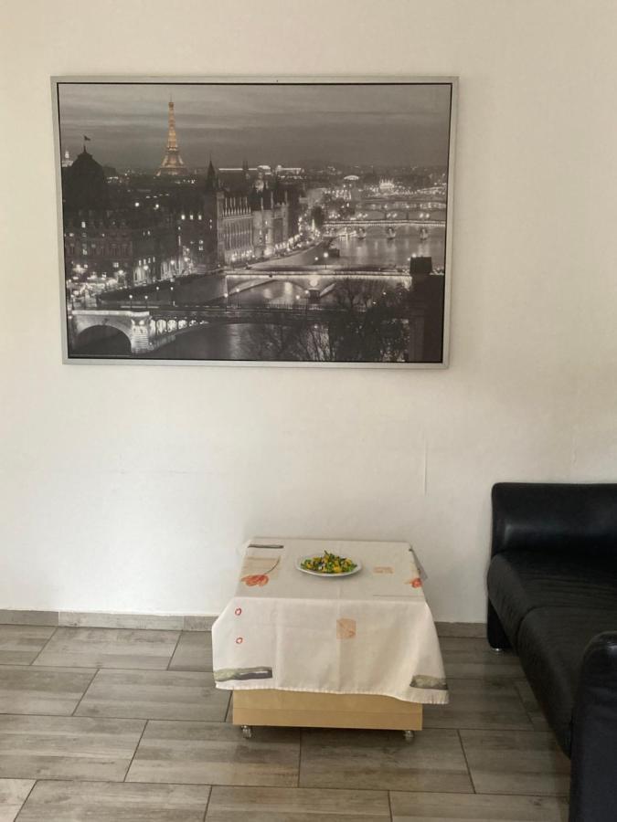 Toll Apartment Mit Privatem Eingang Free Parking Slbst Check-In Netflix 30 Zone Ruhig Duisburg Kültér fotó